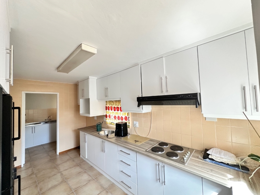 5 Bedroom Property for Sale in Bayview Western Cape